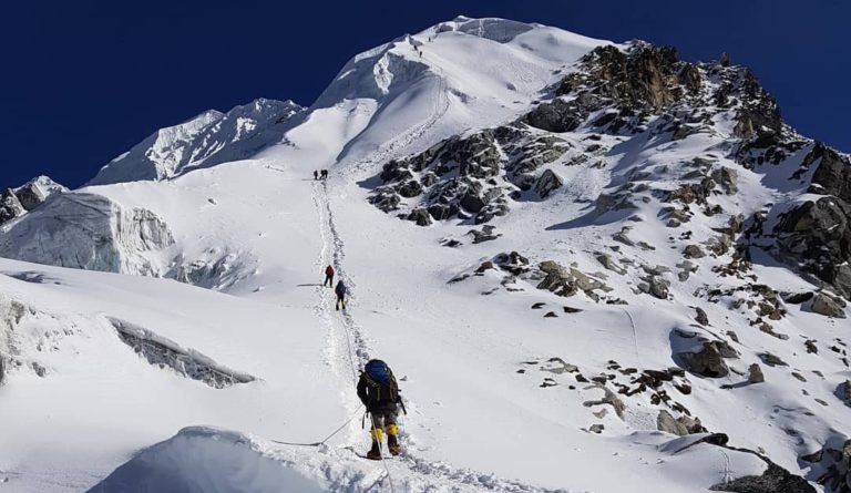 lobuche peak climbing
