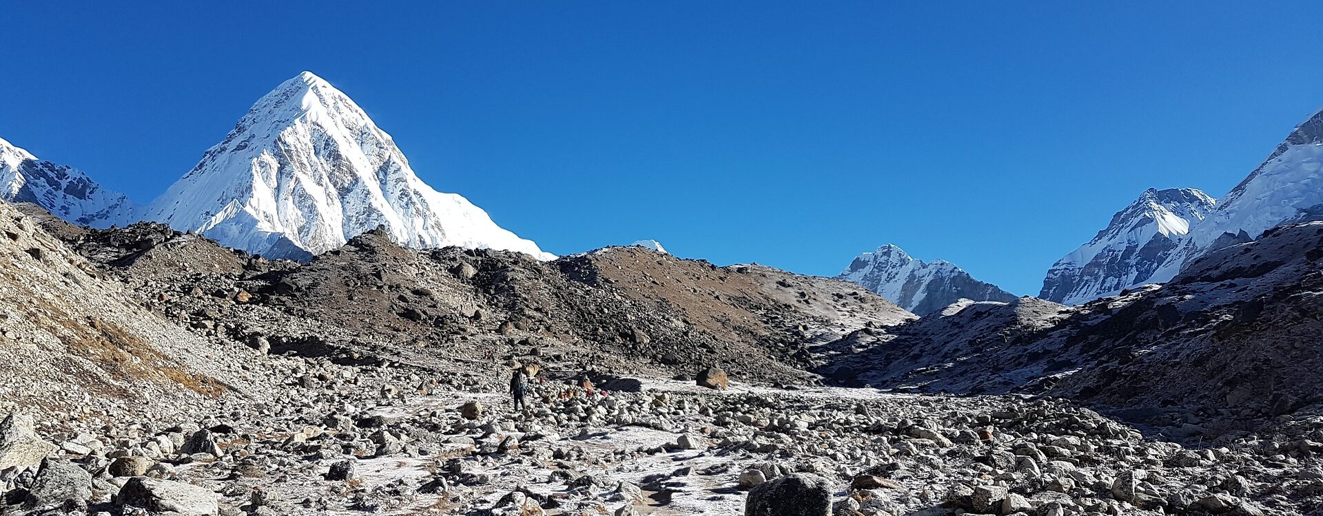 beautiful pumori peak a head of mt everest